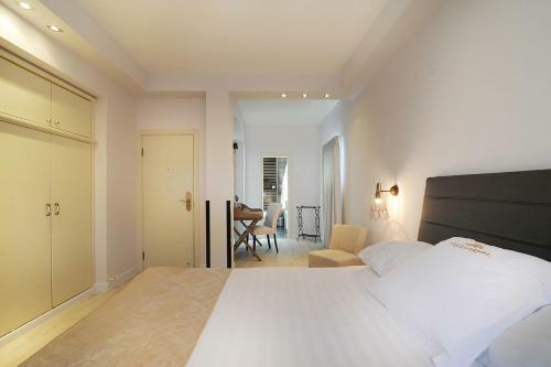 Villa Carmel Boutique Hotel