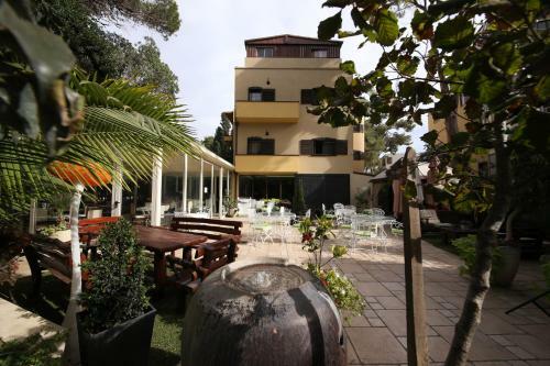 Villa Carmel Boutique Hotel