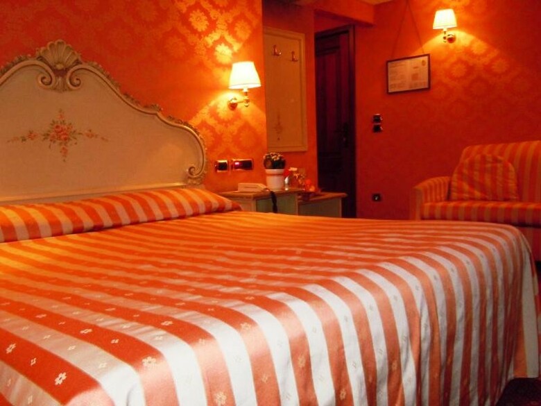 Hotel Lux