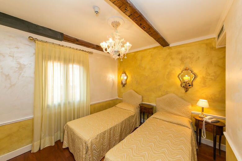 Hotel Pantalon