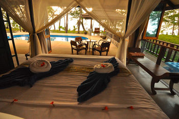 Koh Jum Beach Villas