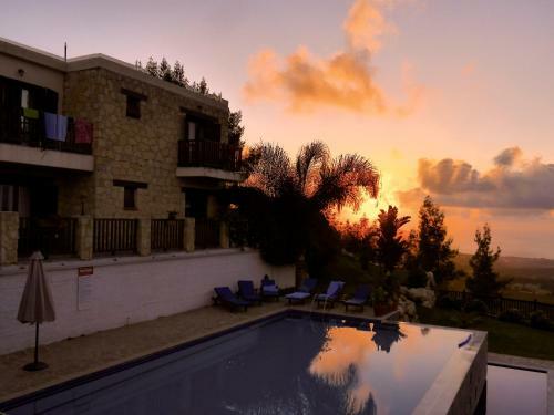 Demetriou Paradisos Hills Hotel