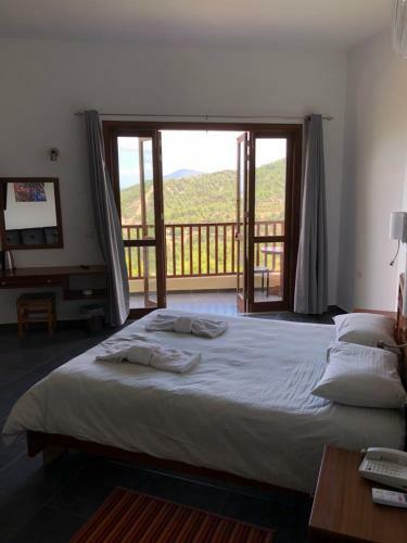 Demetriou Paradisos Hills Hotel