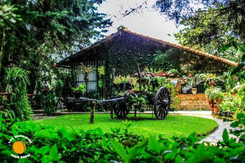 Los Naranjos Town Houses