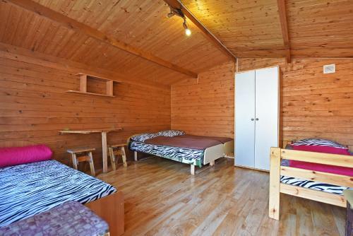 Hostal Viesu Nams Dzirkali