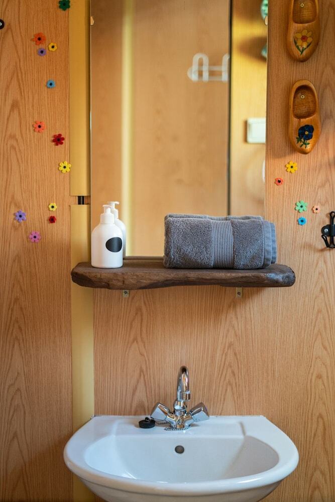 Farm Hostel Ytra L�n