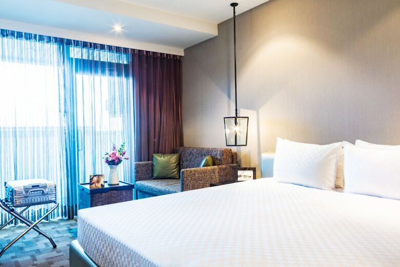 Pacific Business Hotel
