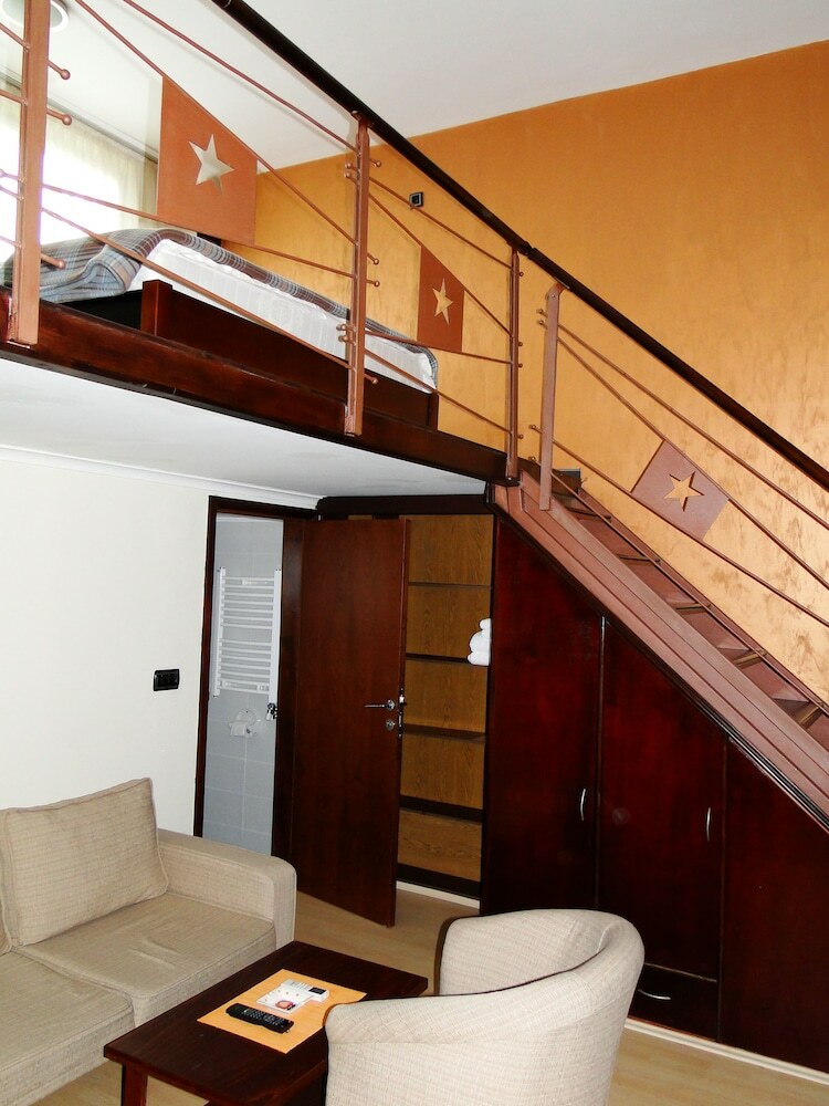 Hotel Happy Star Club