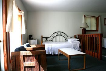 Hotel Chestnut Grove Resort
