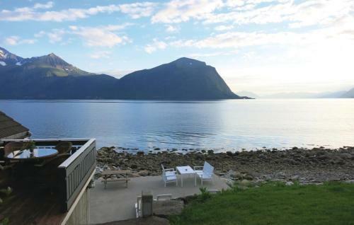 Holiday Home Hundeivik Sj�bua