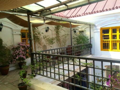 Hotel 3 Rooms By The Paulines