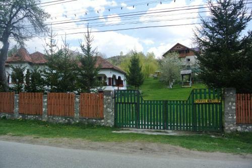 Hostal Surasul Muntelui