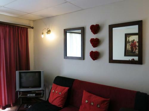 Hostal A Cherry Lane Self Catering And B&B
