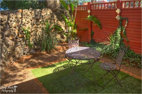 Hostal A Cherry Lane Self Catering And B&B