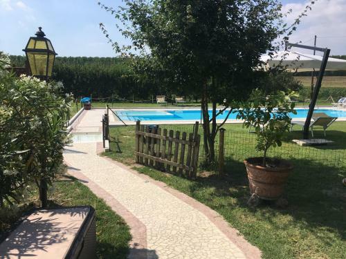 Hostal Agriturismo La Cascinetta