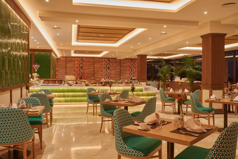 Hotel Secrets Bah�a Real Resort - Adults Only