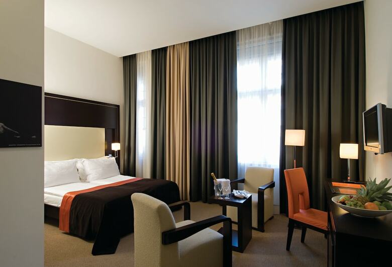 Hotel The Levante Parliament