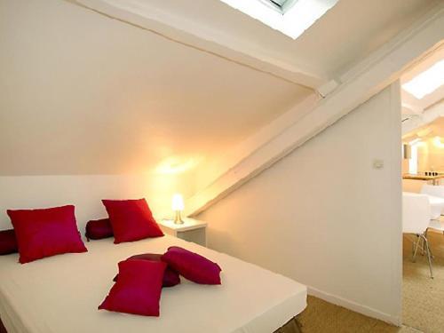 Apartment Grimaux.3