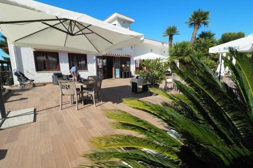 Hostal Camping & Village Rais Gerbi