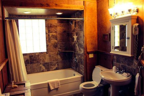 Hotel Flying L Guest Ranch