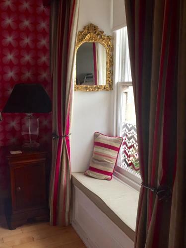 Hostal Sallyport Guest House