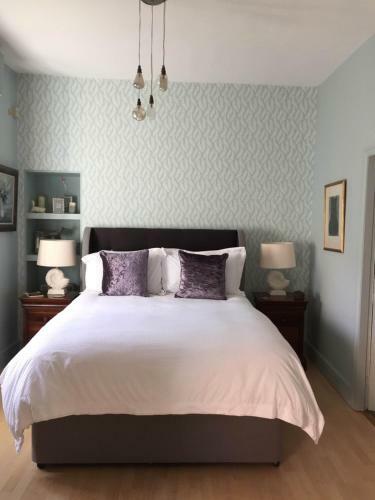 Hostal Sallyport Guest House
