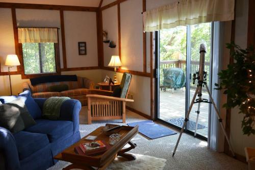 Anchor Inn On The Lake Bed And Breakfast