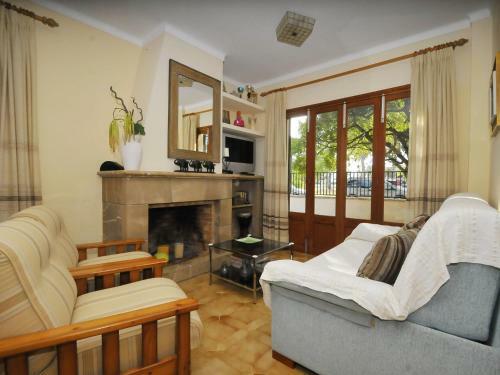 Cozy Holiday Home In Alcudia With Fireplace