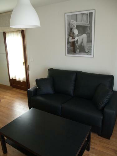Apartamentos Las Casitas De El Blas�n