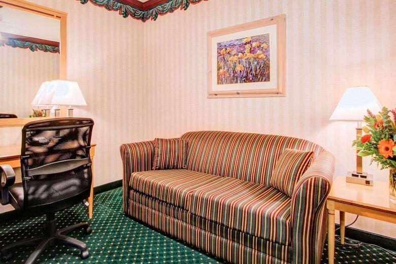 Hotel Clarion Suites Downtown Anchorage