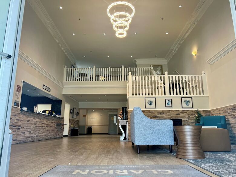 Hotel Clarion Suites Downtown Anchorage