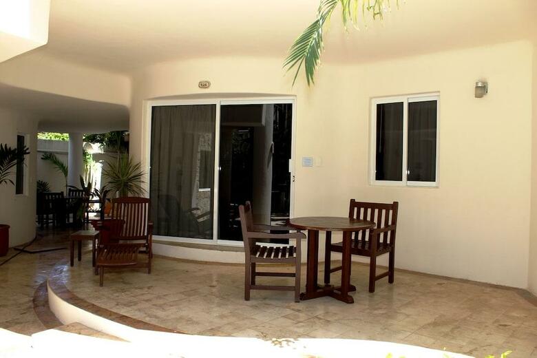 Hotel Blue Palms