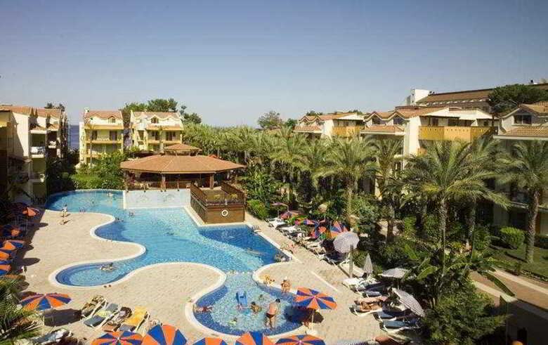 Hotel Crystal Aura Beach Resort & Spa