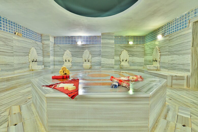 Hotel Crystal Aura Beach Resort & Spa