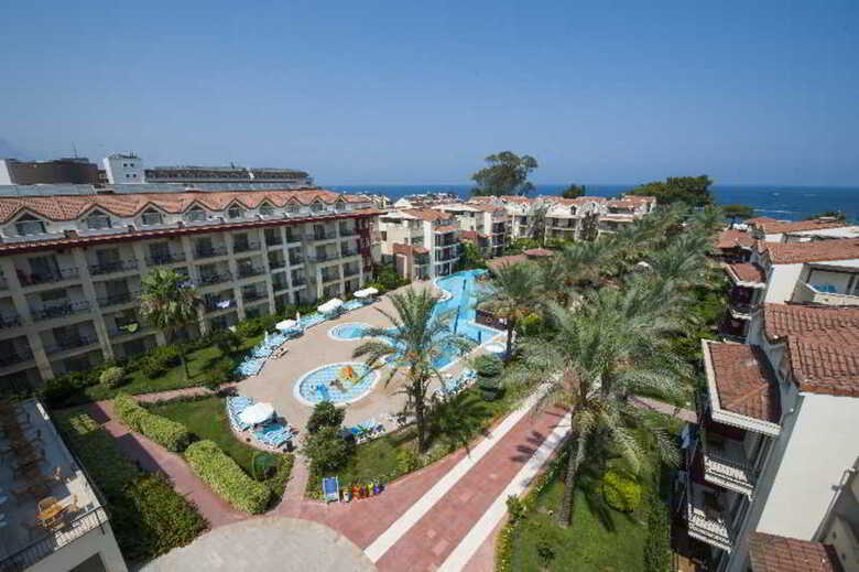 Hotel Crystal Aura Beach Resort & Spa