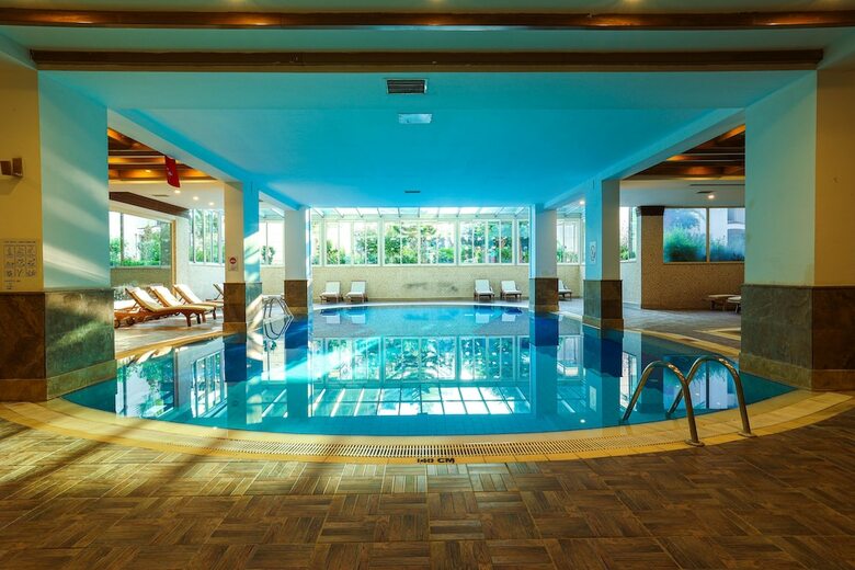 Hotel Crystal Aura Beach Resort & Spa