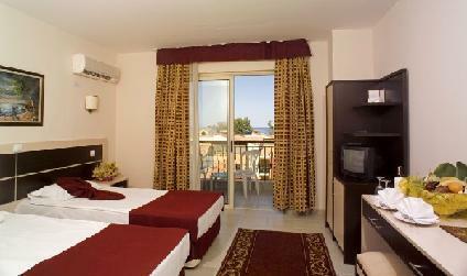 Hotel Crystal Aura Beach Resort & Spa