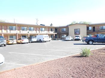 Motel Howard Johnson Inn University