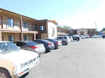 Motel Howard Johnson Inn University