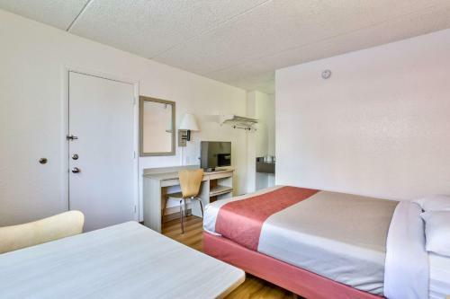 Motel 6 Flagstaff East - Lucky Lane