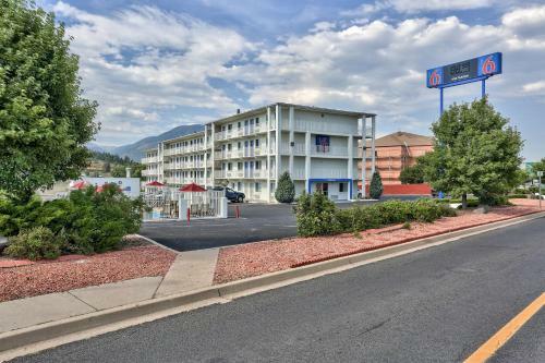 Motel 6 Flagstaff East - Lucky Lane