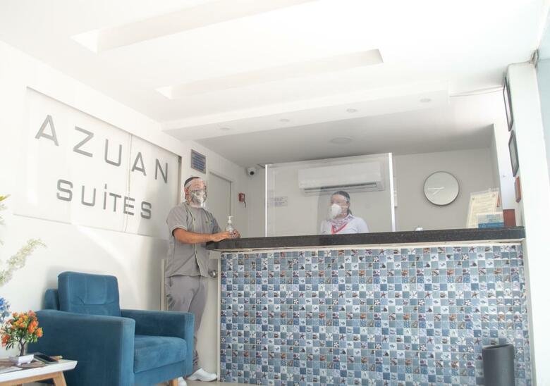 Azu�n Suites Hotel