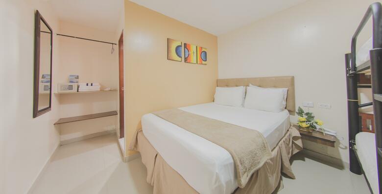 Azu�n Suites Hotel