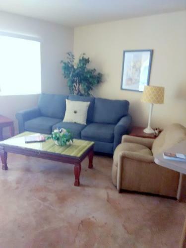 Hotel Hidden Palms Resort & Condominiums
