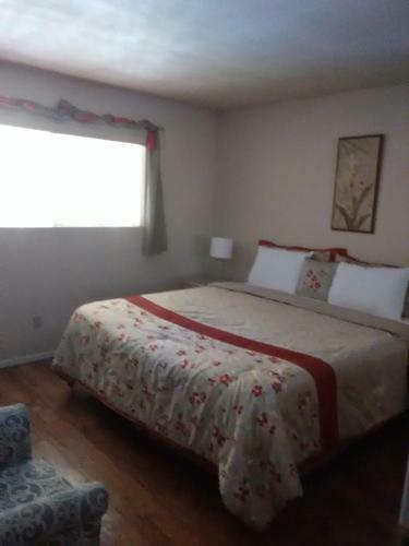 Hotel Hidden Palms Resort & Condominiums