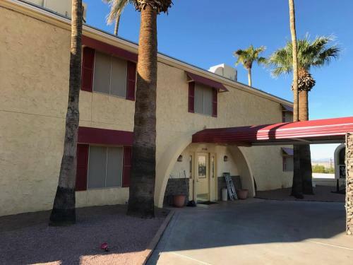Hotel Hidden Palms Resort & Condominiums