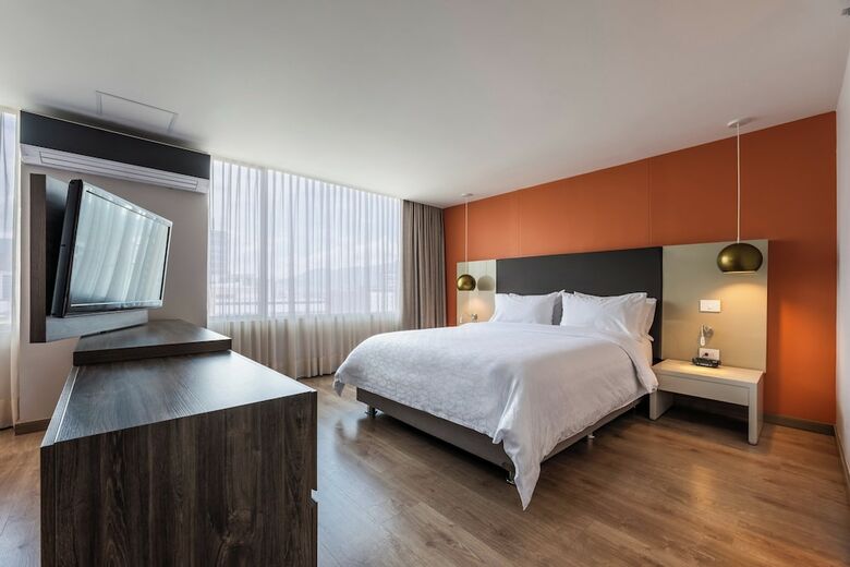 Hotel Holiday Inn Express & Suites Medellin