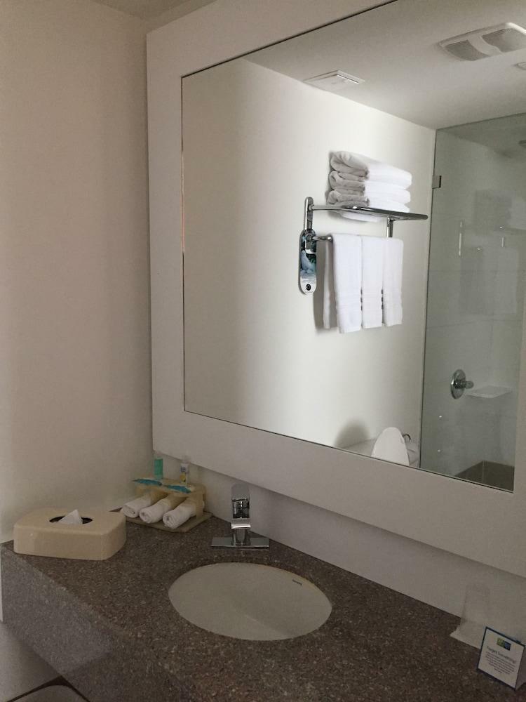 Hotel Holiday Inn Express & Suites Medellin