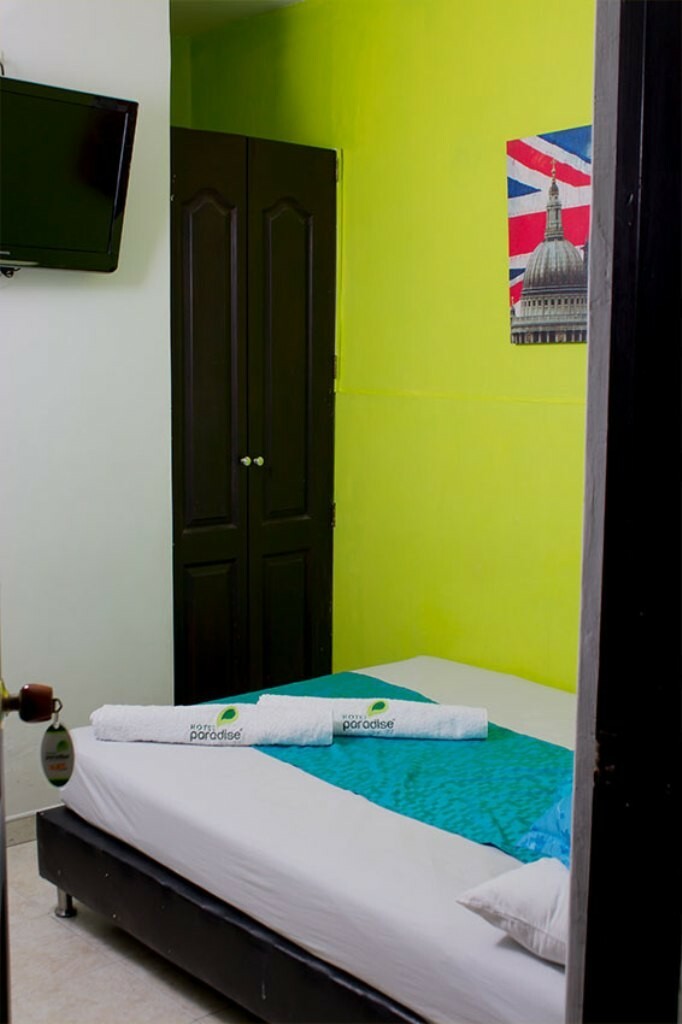 Hotel Paradise La 33