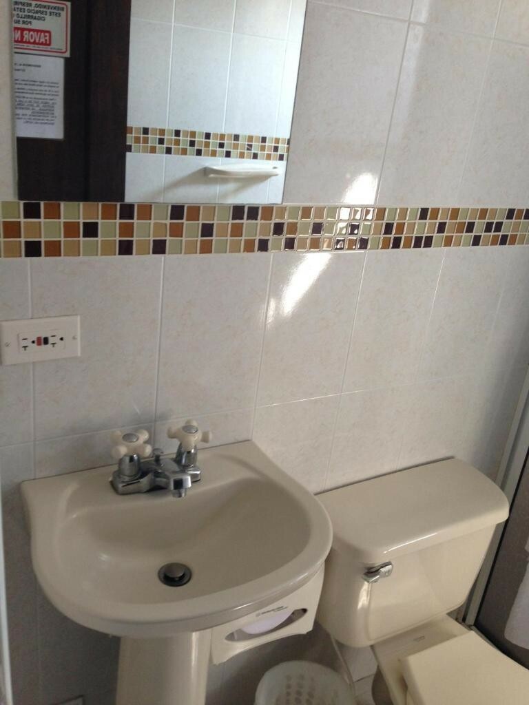 Hostal Parque Real